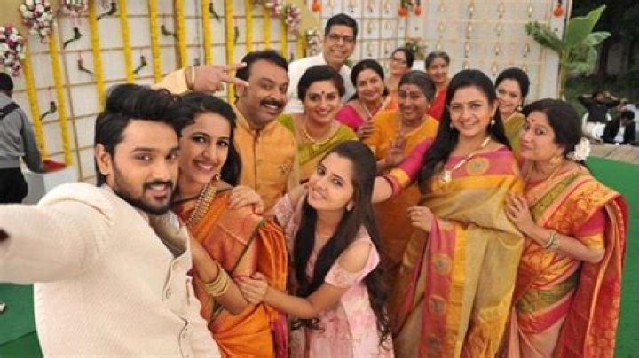 Telugu actor Naresh marries for fourth time with Pavithra Lokesh at 60; see wedding video – India TV