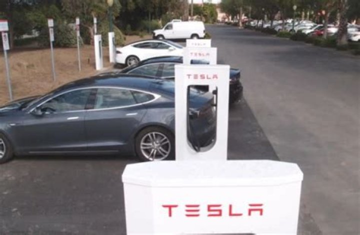 Tesla releases Supercharger electric-car fast-charge prices