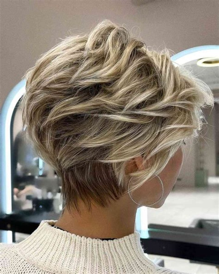 31 Best Short Hairstyles For Thick Hair From Pretty Pixie's To Cool-Girl Bobs