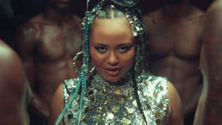 Susie Amy dating Max Beesley