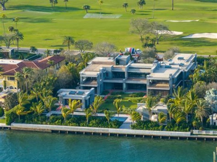 Unveiling Tom Brady's Luxurious Getaway In The Bahamas