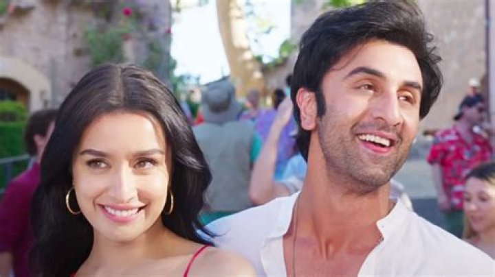 Ranbir Kapoor's last rom-com is loaded with comedy; Shraddha impresses