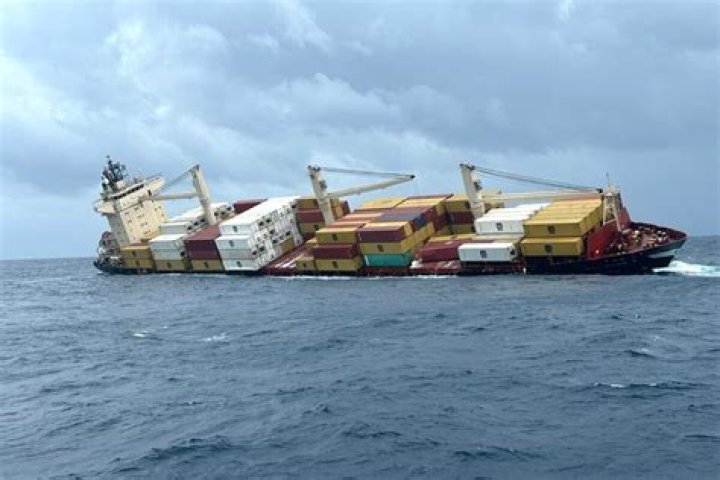 Turkish cargo ship with over a dozen onboard sinks in Black Sea, one body recovered amid severe storm – India TV