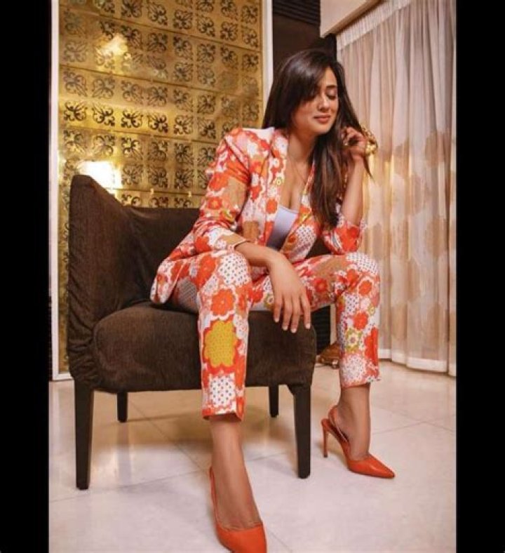 TV actress Shweta Tiwari flaunts perfect abs in eye-popping Instagram pics. Seen yet? – India TV