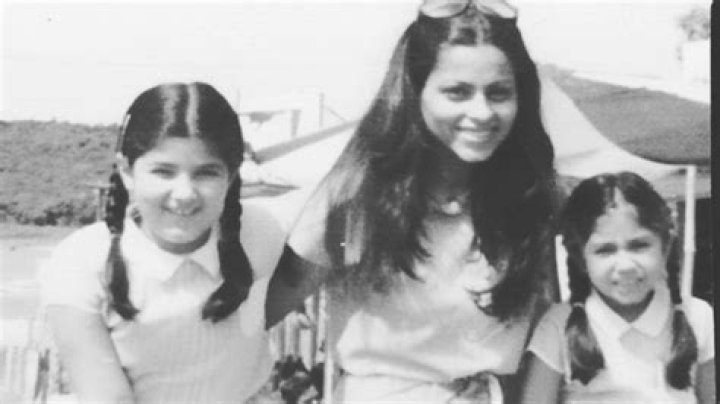 Twinkle Khanna shares childhood picture with late aunt Simple Kapadia – India TV