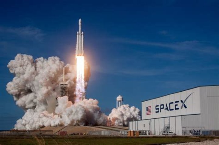 U.S. Transportation Command to study use of SpaceX rockets to move cargo around the world