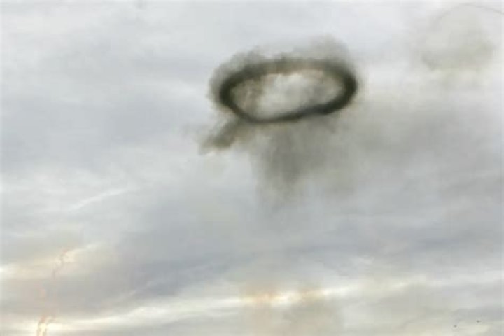 Video of Mysterious Black Circle Flying Over Russia Viewed 2 Million Times