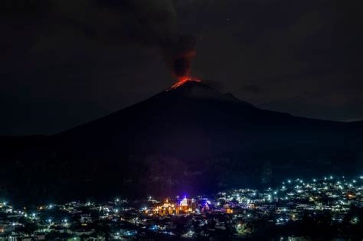 Volcano spews ash over Mexico City and disrupts travel at two major airports