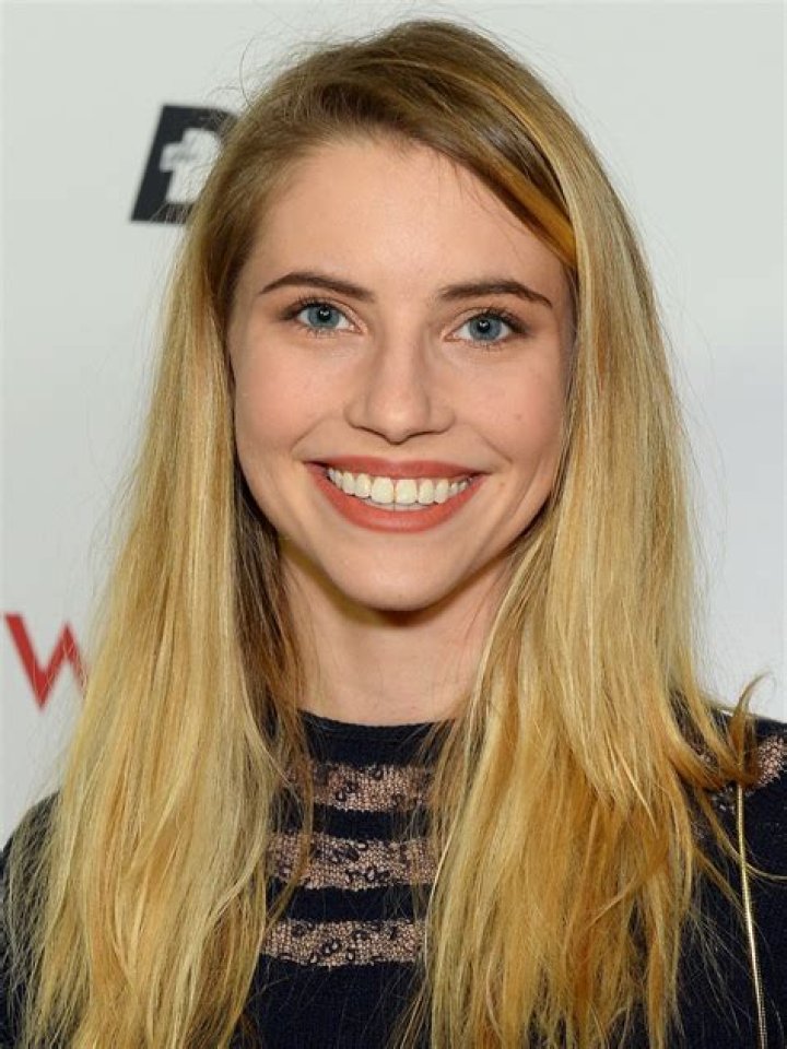 Wallis Currie-Wood: A Comprehensive Look At The Rising Star