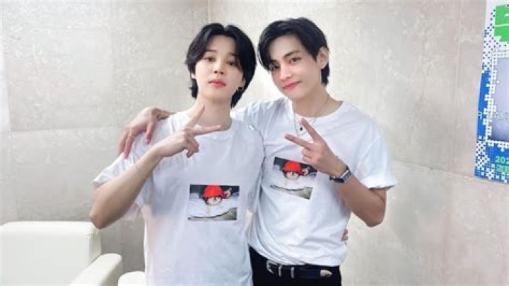 BTS Jimin's surprise visit at fellow member V's first solo fan-meet – India TV