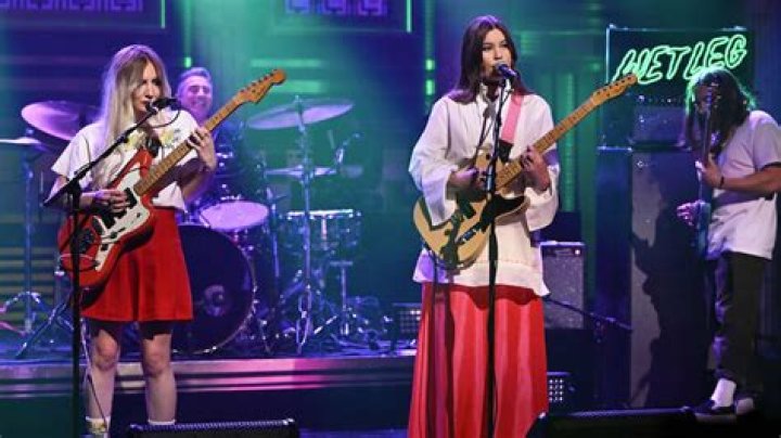 Watch Wet Leg Perform "Chaise Longue" and "Wet Dream" on The Tonight Show