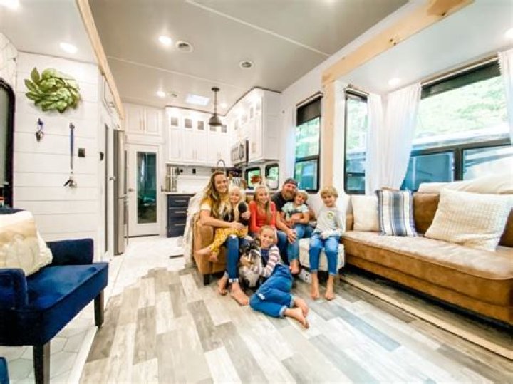 'We Live In an RV Tiny House With Our 5 Kids'