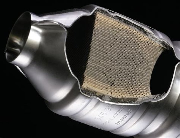 Question: What Catalytic Converters Use Ceramic Honeycomb