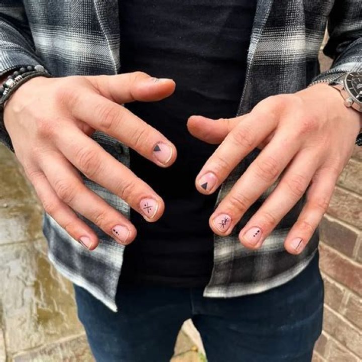 What Color Nails Do Guys Like Best