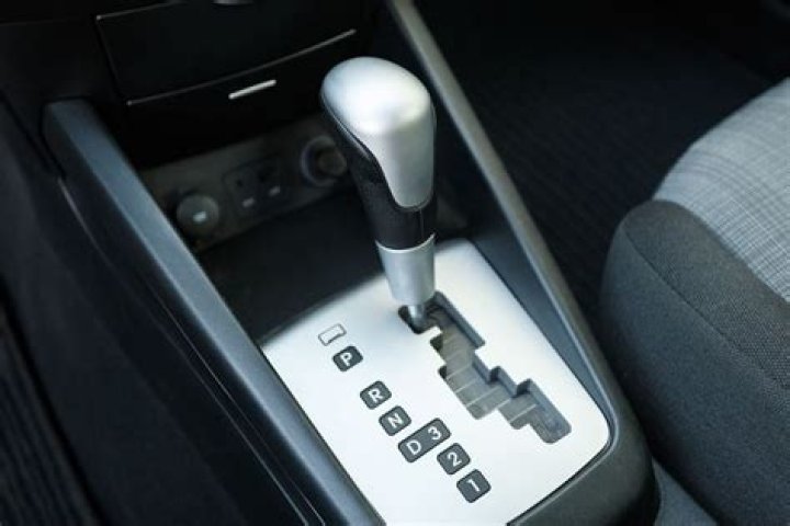 Question: What Is L On A Gear Shift