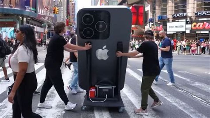 Quick Answer: What Is The Biggest Phone In The World