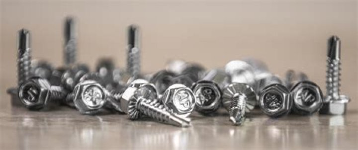 Quick Answer: What Screws For Metal Studs