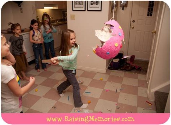 Quick Answer: Where To Hang A Pinata Without A Tree