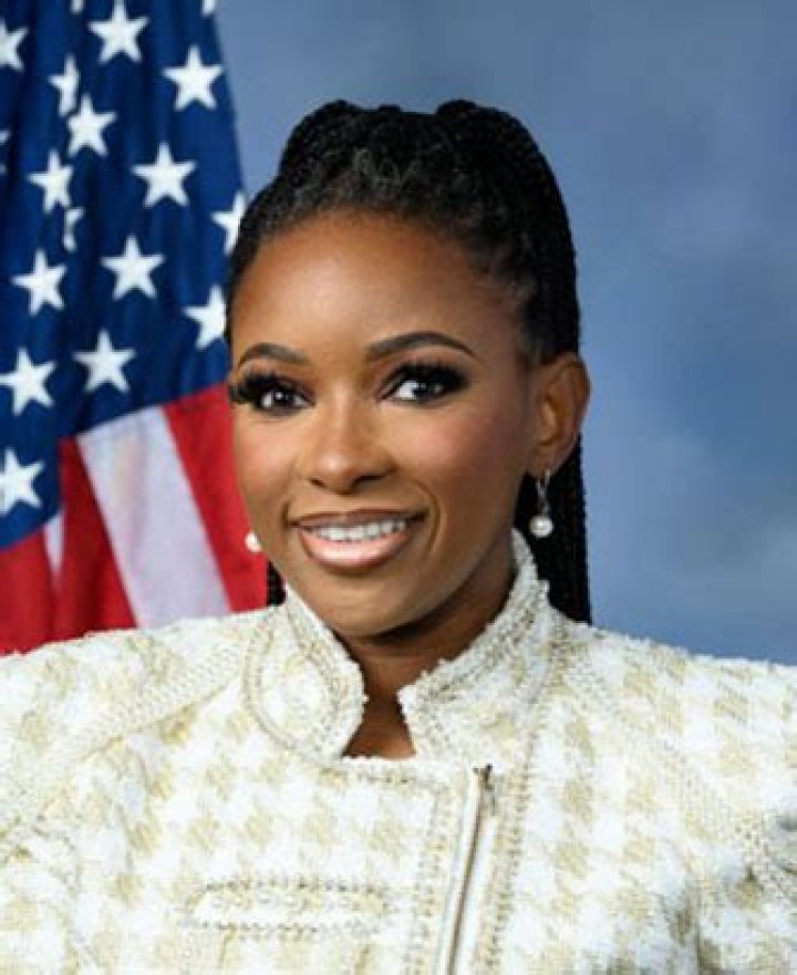 Unveiling The Romantic Life Of Jasmine Crockett: Who Is She Dating?