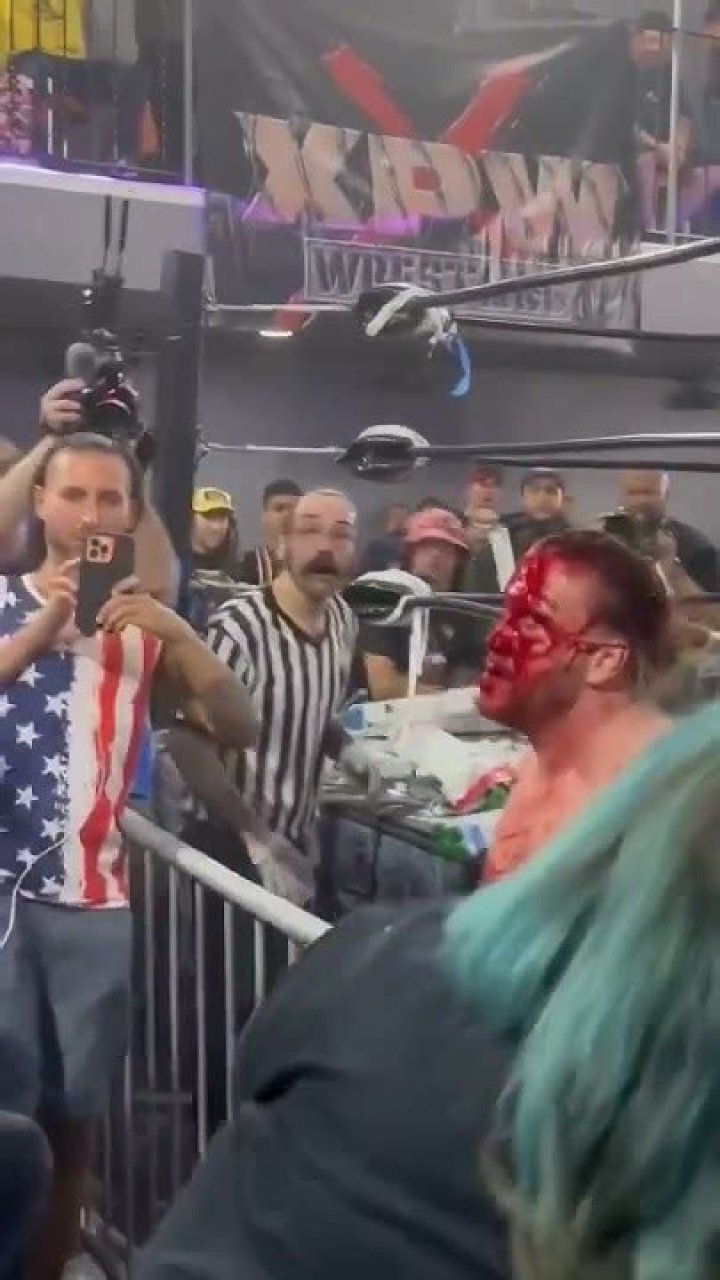 Wrestler Attacks Fan During XPW Show